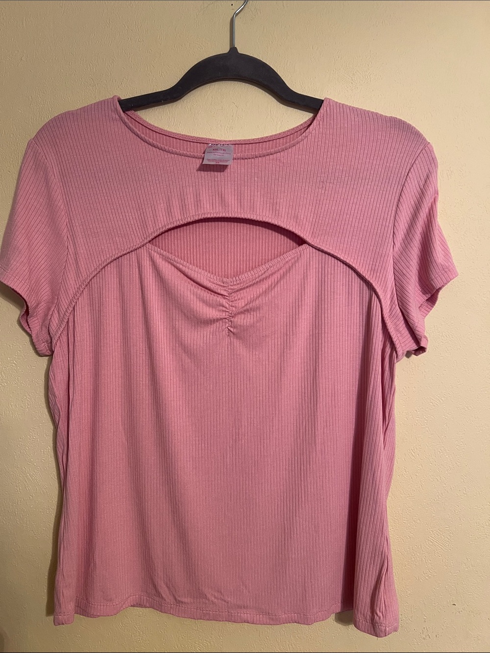 No Boundaries Dusty Pink Ribbed Short Sleeve Top with Front Keyhole